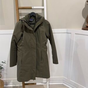 Patagonia Women's Olive Green 3 in 1 Parka